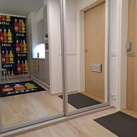 Апартаменты Modern Near Airport With Self Check-in Вантаа